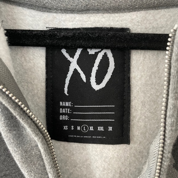 Urban Outfitters x XO Zip Up Hoodie - Picture 2 of 3